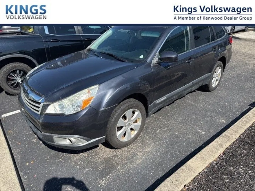 2011 Subaru Outback 2.5i Premium photo 1