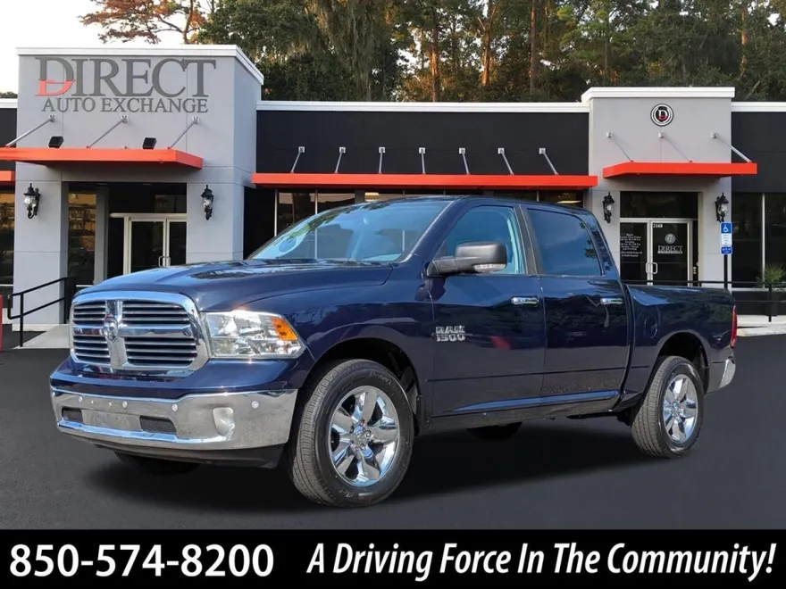 2017 Ram 1500 SLT photo 1
