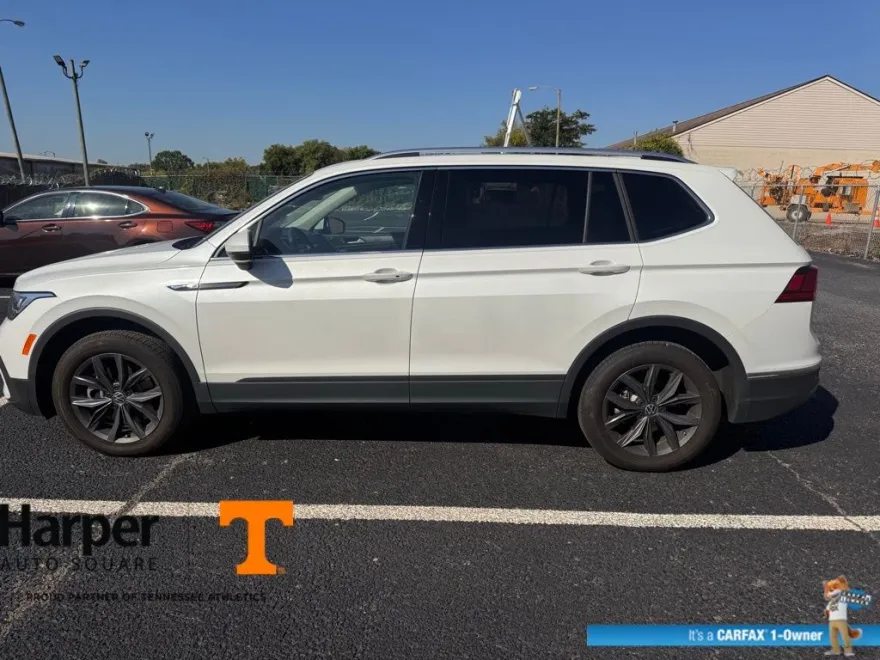 2023 Volkswagen Tiguan SE photo 1