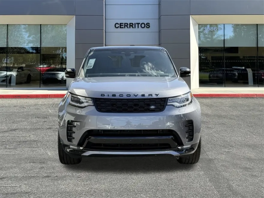 2025 Land Rover Discovery SE photo 1