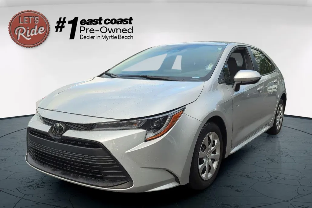 2024 Toyota Corolla LE photo 1
