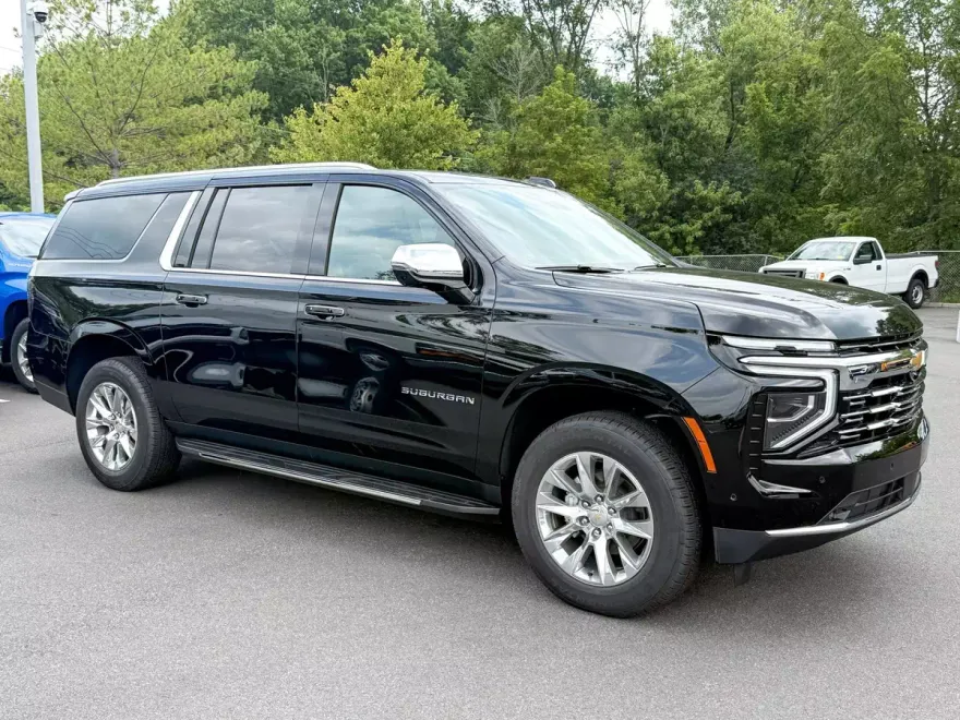 2025 Chevrolet Suburban Premier photo 1