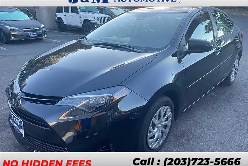 2018 Toyota Corolla LE photo 1