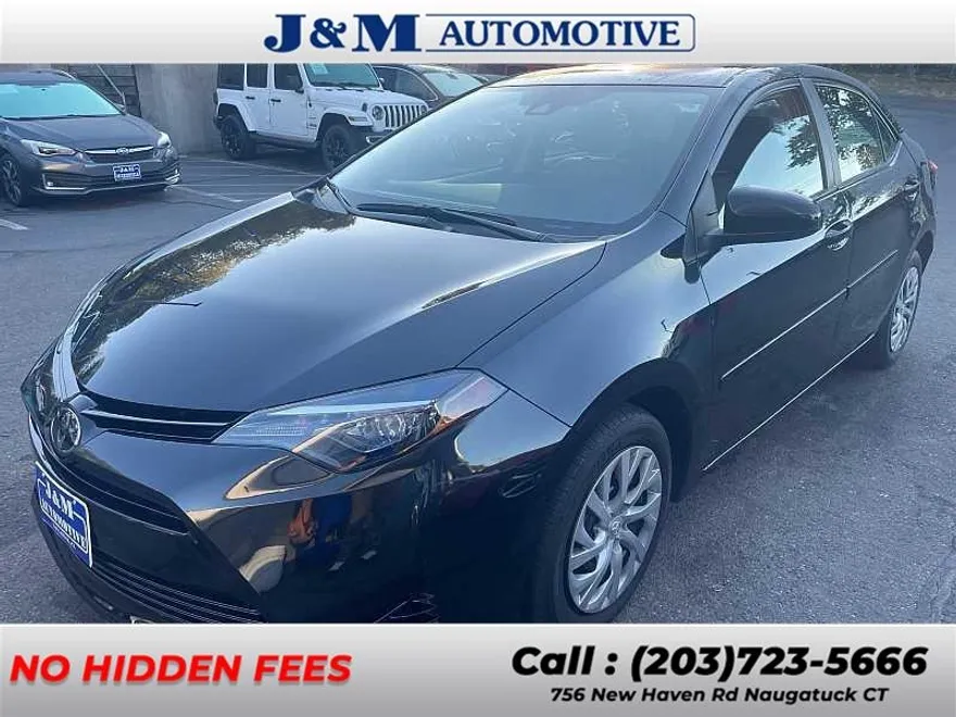 2018 Toyota Corolla LE photo 1