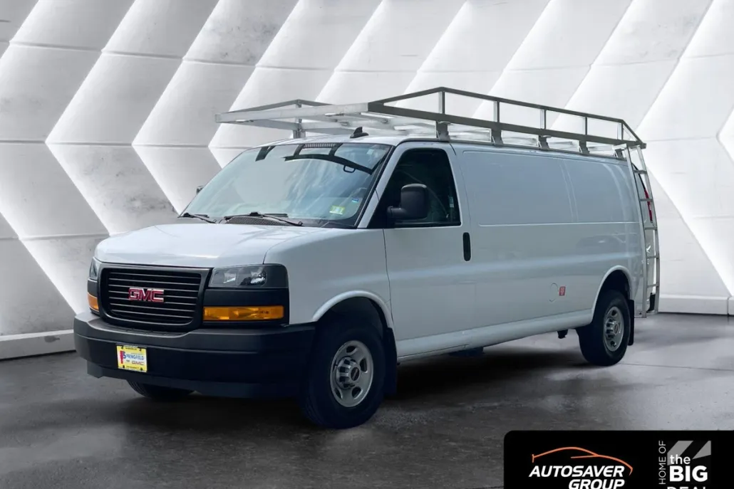 2023 Gmc Savana Cargo 3500 photo 1