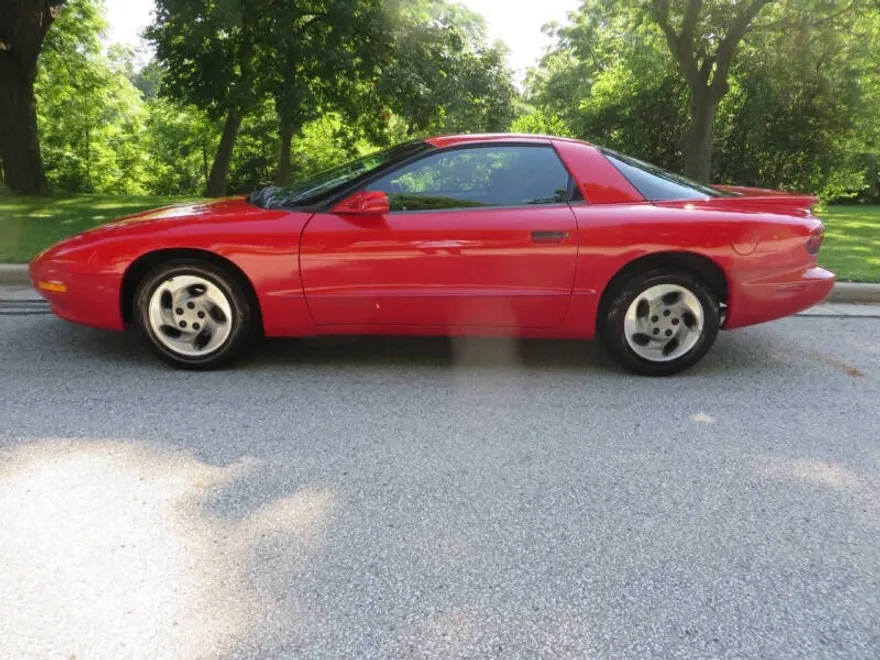 1995 Pontiac Firebird Convertible photo 1