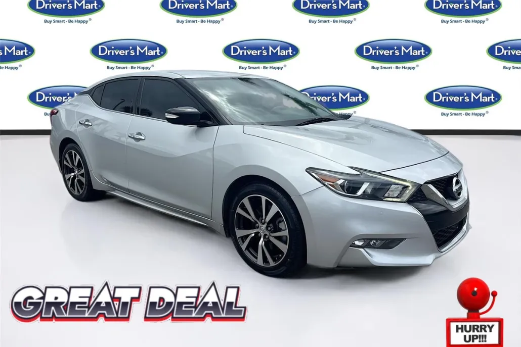 2017 Nissan Maxima SV photo 1