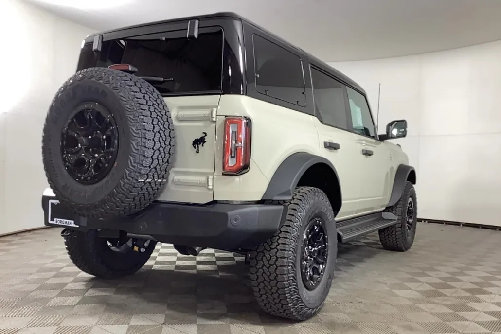 2025 Ford Bronco Outer Banks photo 1