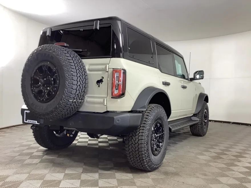2025 Ford Bronco Outer Banks photo 1