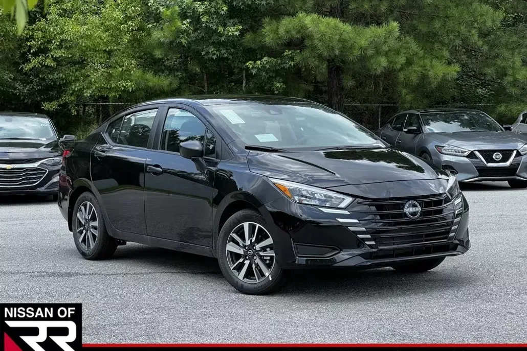 2025 Nissan Versa 1.6 S photo 1