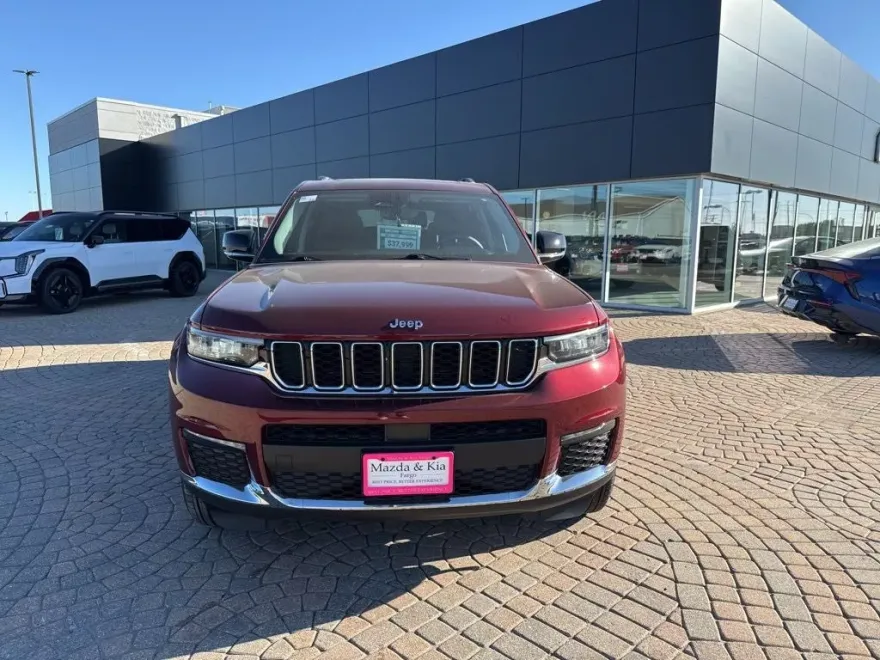 2023 Jeep Grand Cherokee Limited photo 1
