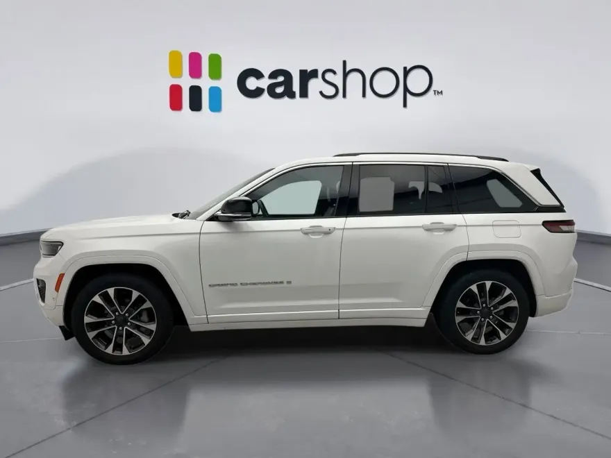 2022 Jeep Grand Cherokee Overland photo 1