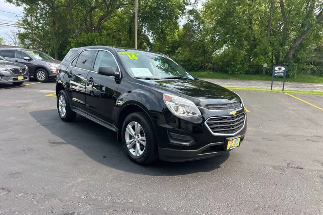 2016 Chevrolet Equinox LS photo 1