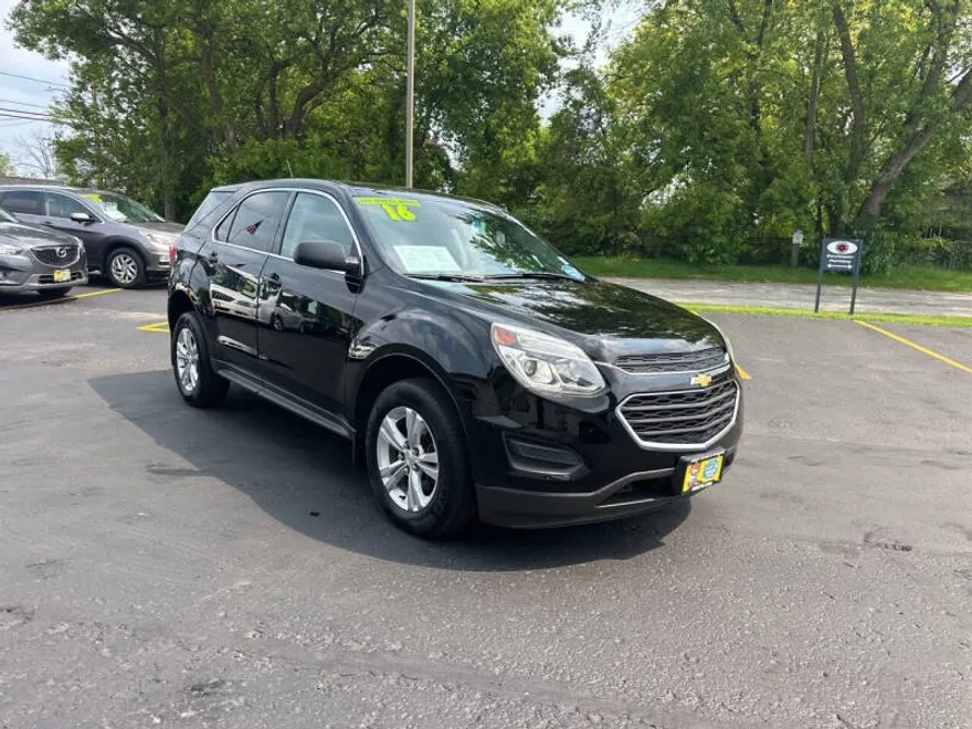 2016 Chevrolet Equinox LS photo 1