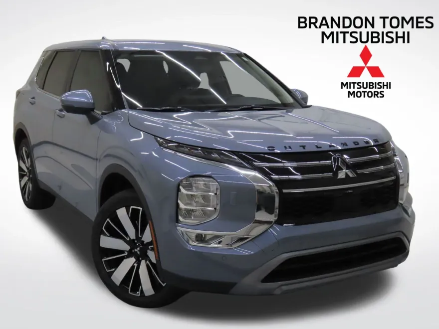 2025 Mitsubishi Outlander SE photo 1