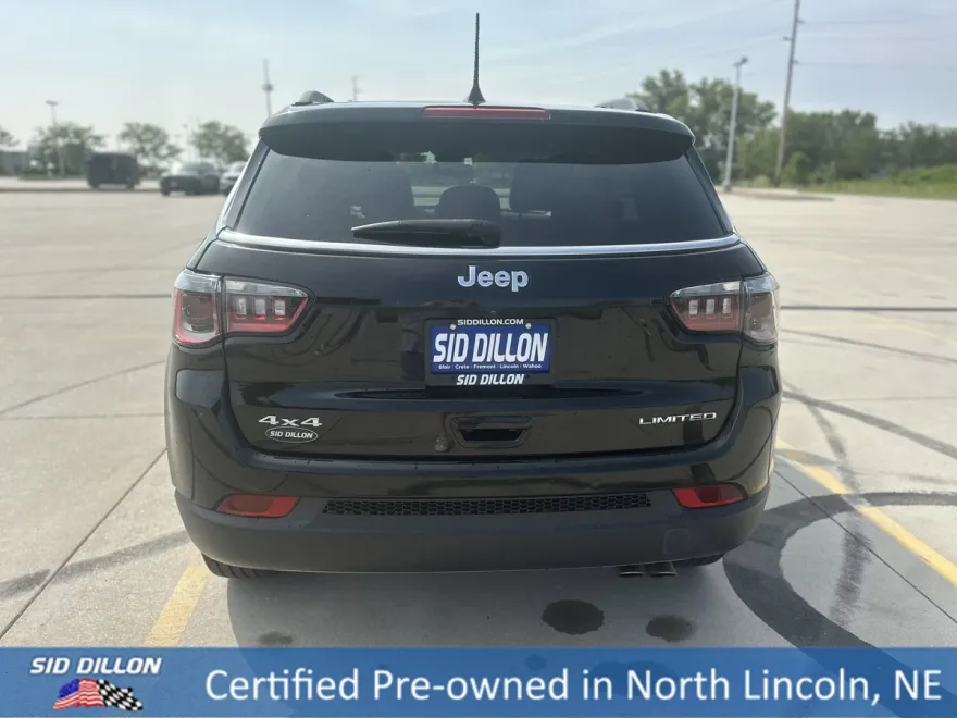2022 Jeep Compass Limited photo 1