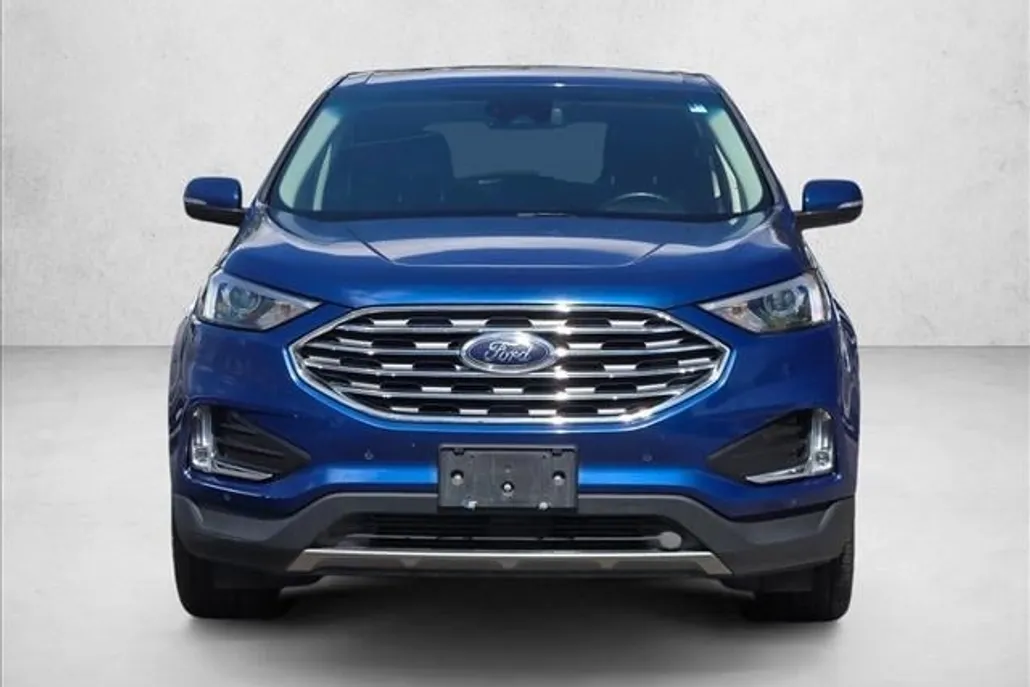 2022 Ford Edge Titanium photo 1