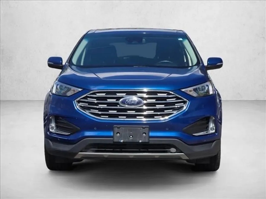 2022 Ford Edge Titanium photo 1