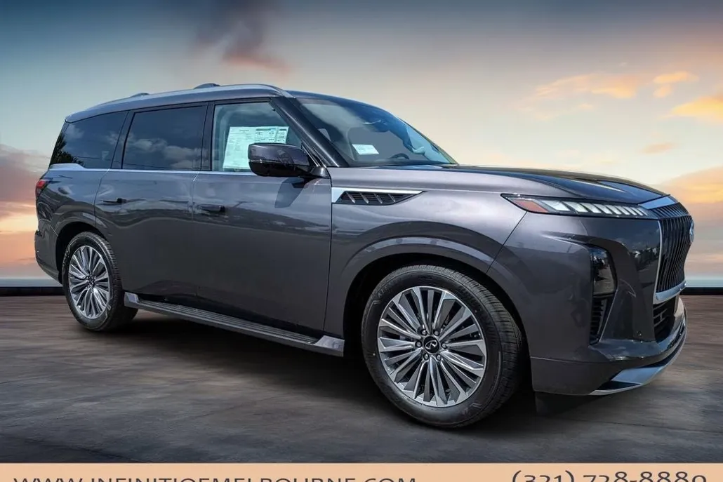 2025 Infiniti QX80 Luxe photo 1