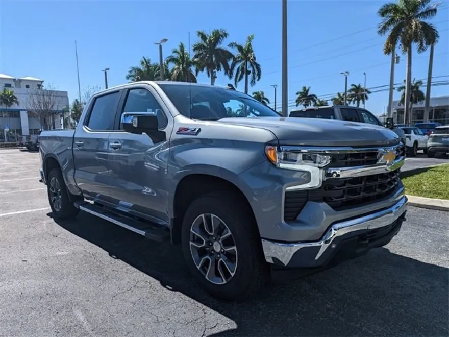 2025 Chevrolet Silverado 1500 LT photo 1