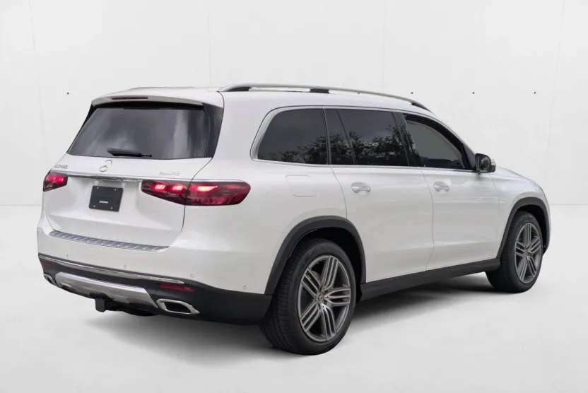 2026 Mercedes Benz GLS 450 4MATIC photo 1