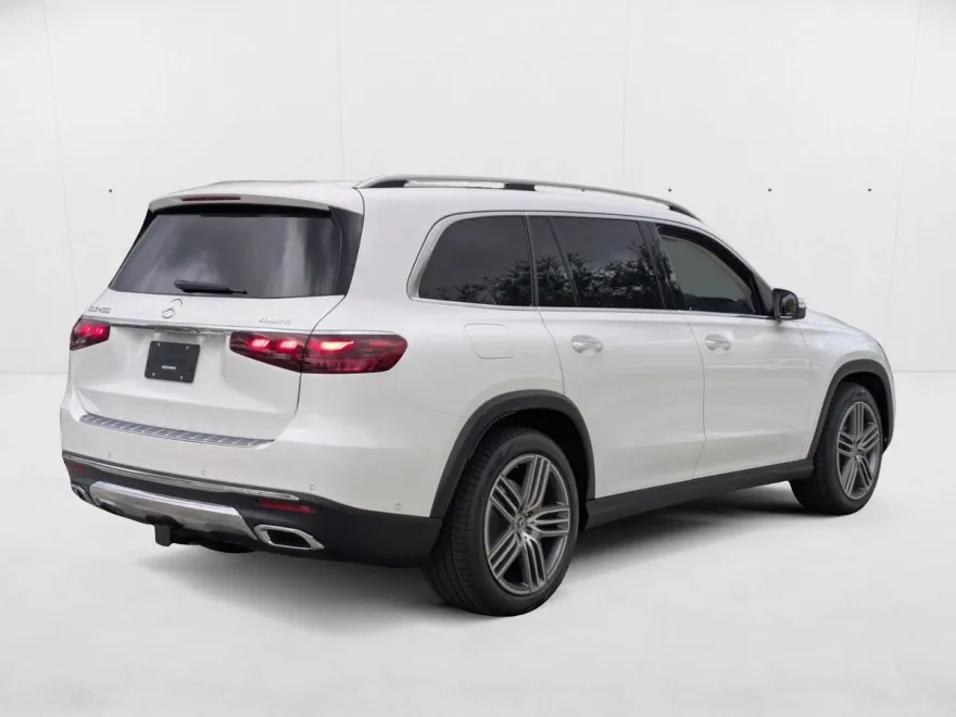 2026 Mercedes Benz GLS 450 4MATIC photo 1