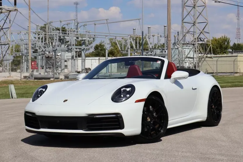 2020 Porsche 911 Cabriolet photo 1