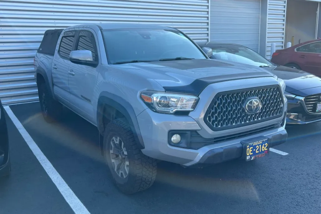 2019 Toyota Tacoma TRD Off-Road photo 1