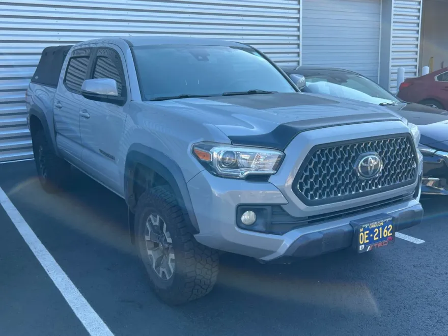 2019 Toyota Tacoma TRD Off-Road photo 1