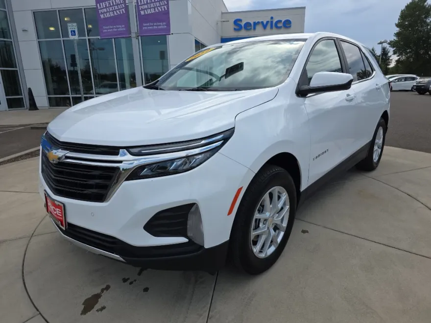 2024 Chevrolet Equinox LT photo 1
