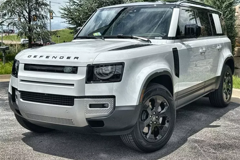 2025 Land Rover Defender 110 S photo 1