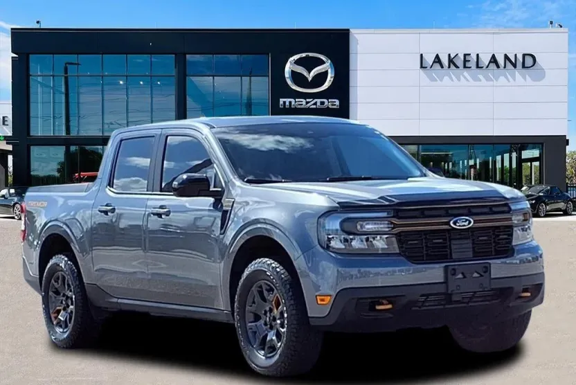 2024 Ford Maverick Lariat photo 1