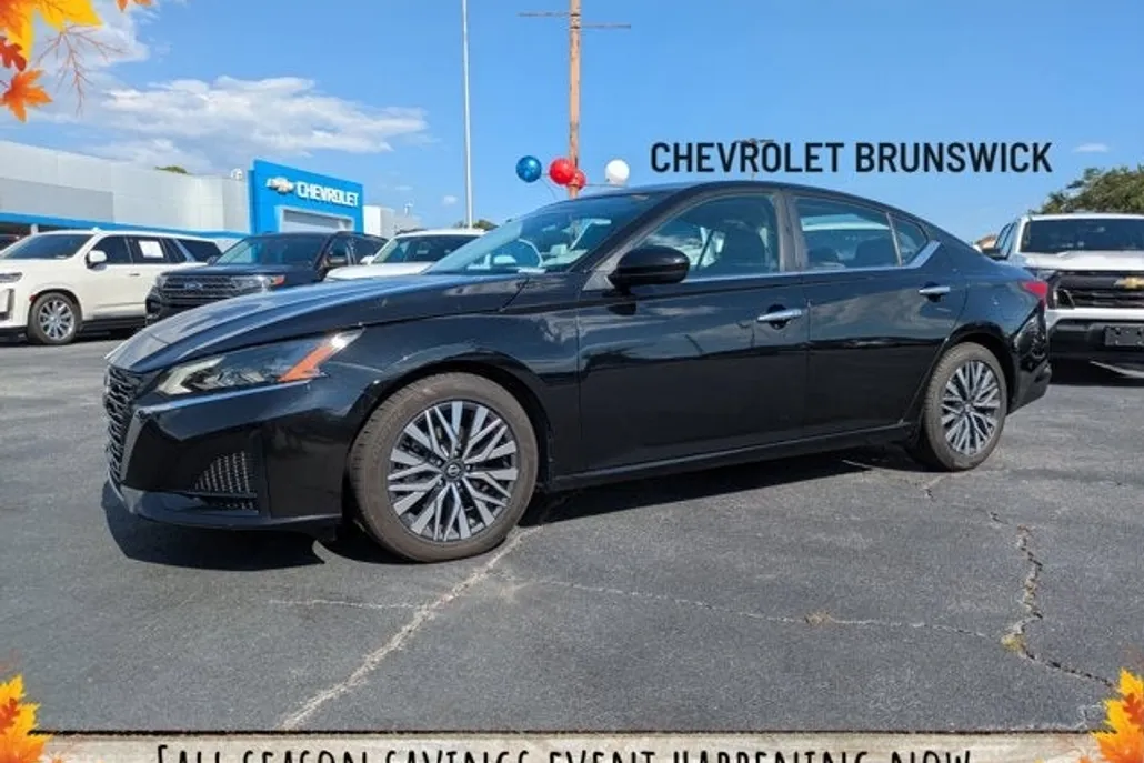 2023 Nissan Altima 2.5 SV photo 1