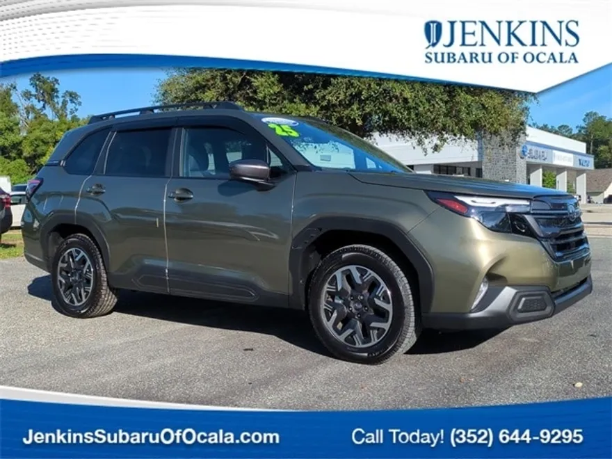 2025 Subaru Forester Premium Base photo 1