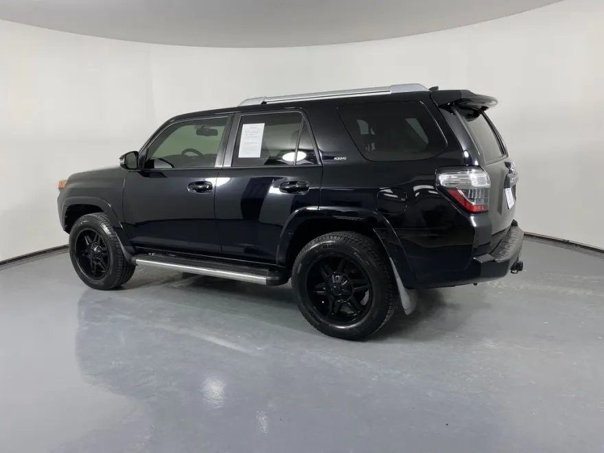 2016 Toyota 4Runner SR5 Premium photo 1