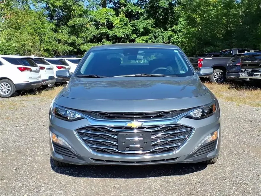 2025 Chevrolet Malibu 1LT photo 1