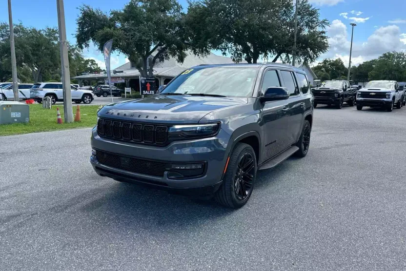 2023 Jeep Wagoneer Series II Carbide photo 1