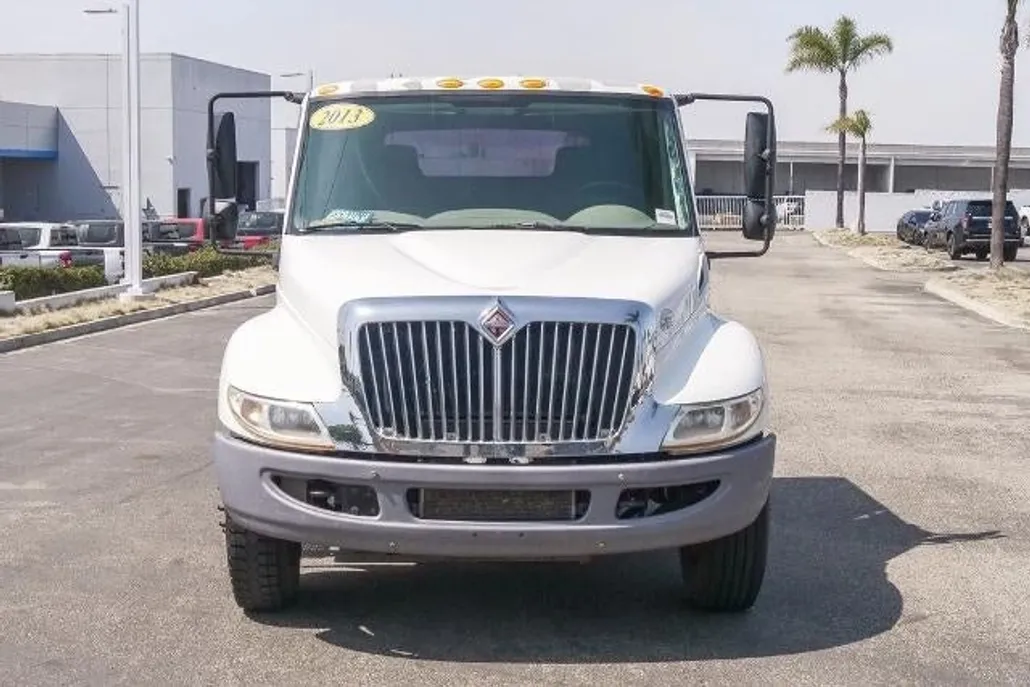 2013 International MA065 DuraStar 4300 photo 1