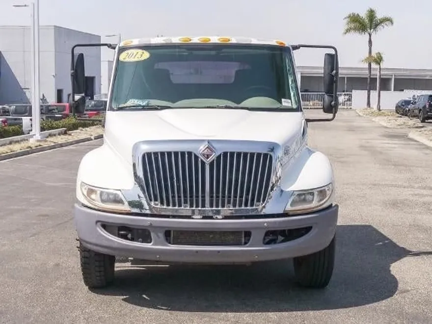 2013 International MA065 DuraStar 4300 photo 1