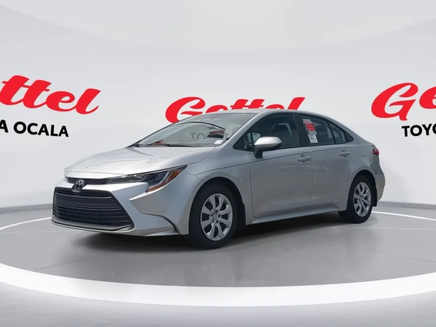 2025 Toyota Corolla LE photo 1