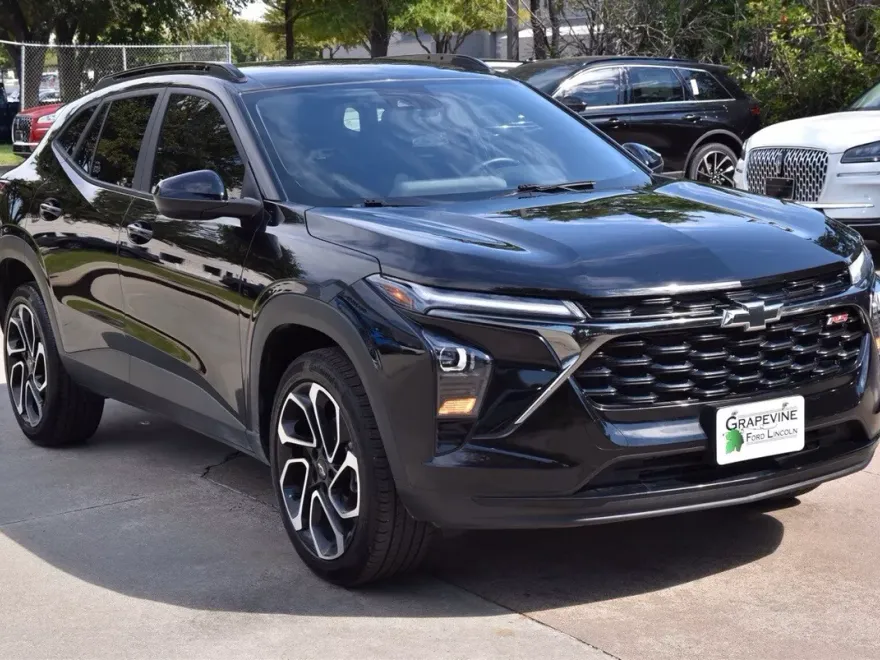 2025 Chevrolet Trax photo 1