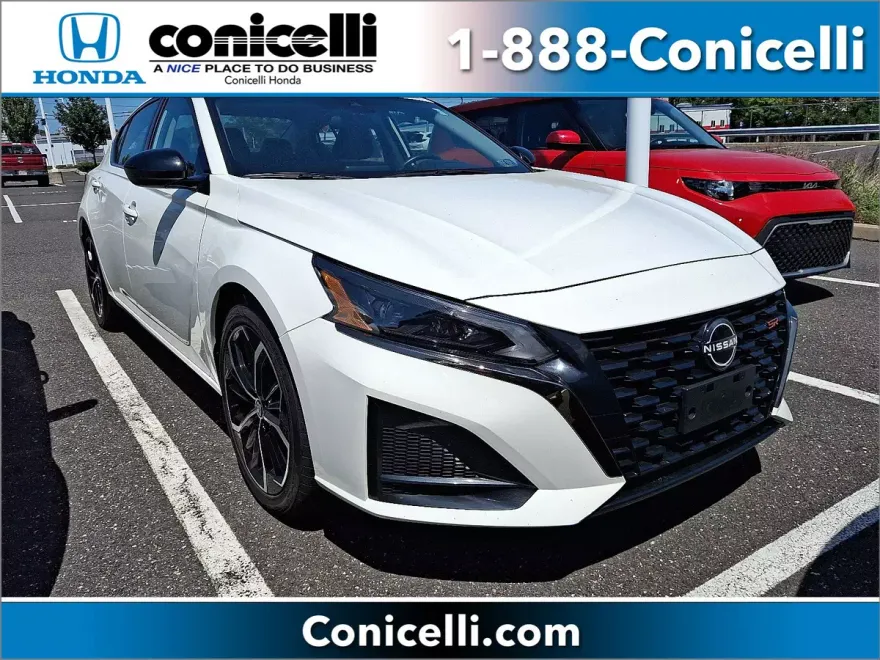 2024 Nissan Altima 2.5 SR photo 1
