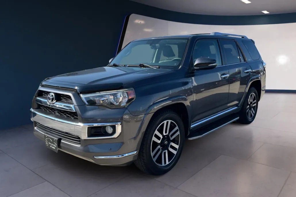2016 Toyota 4Runner Limited photo 1