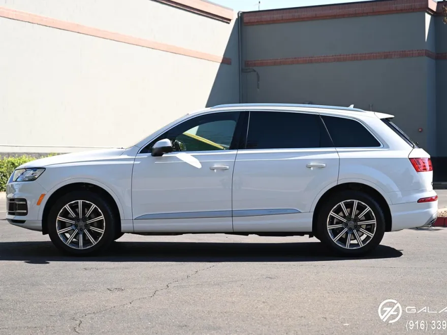 2017 Audi Q7 Prestige photo 1