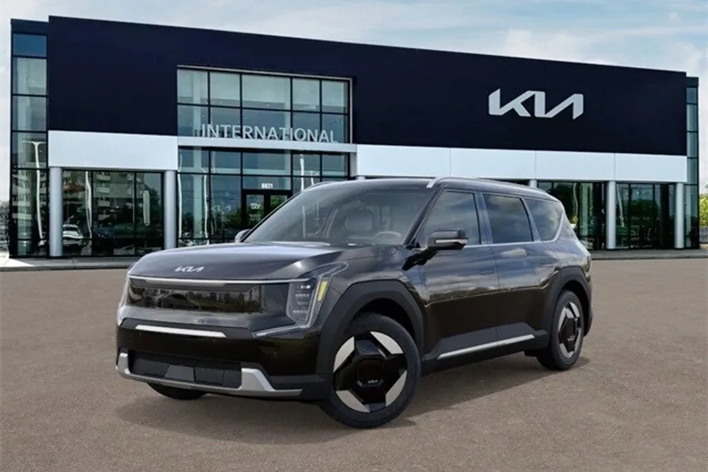 2026 Kia EV9 Wind AWD photo 1