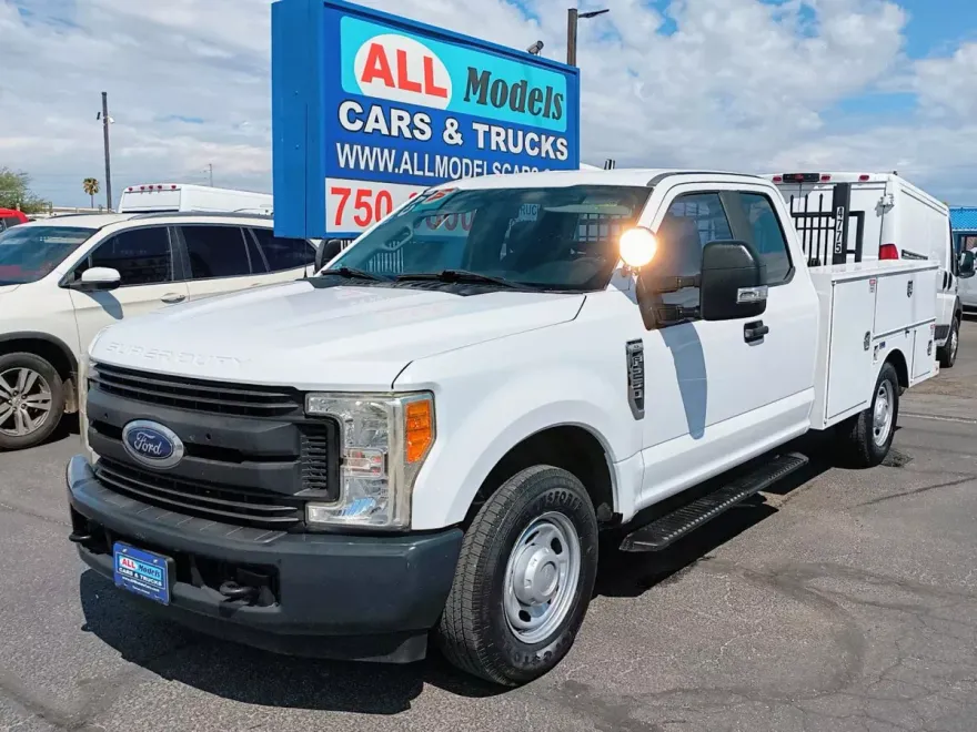 2017 Ford F-250 photo 1