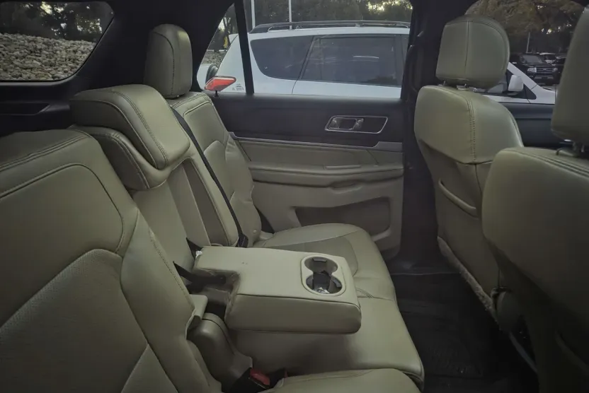 2016 Ford Explorer Limited photo 1