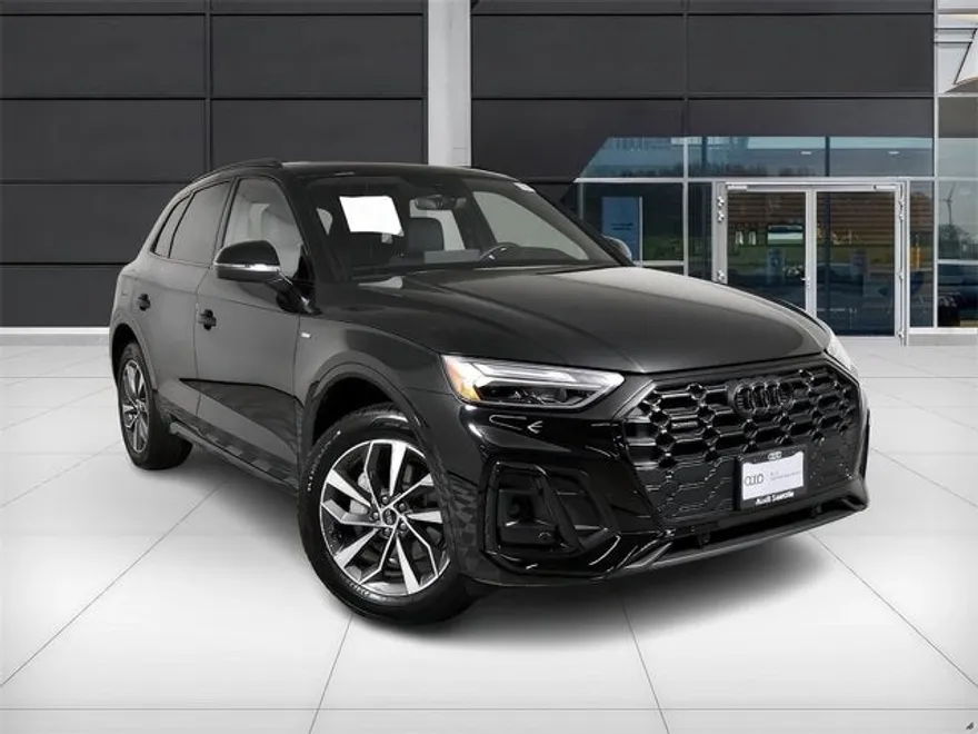 2024 Audi Q5 S line Premium photo 1