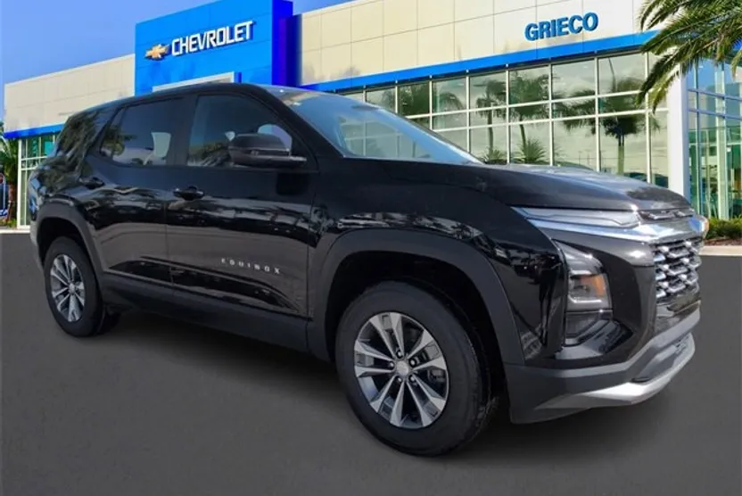 2026 Chevrolet Equinox LT photo 1