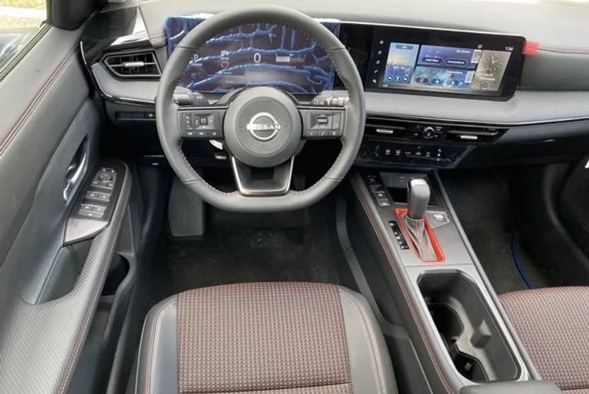 2025 Nissan Kicks SR photo 1